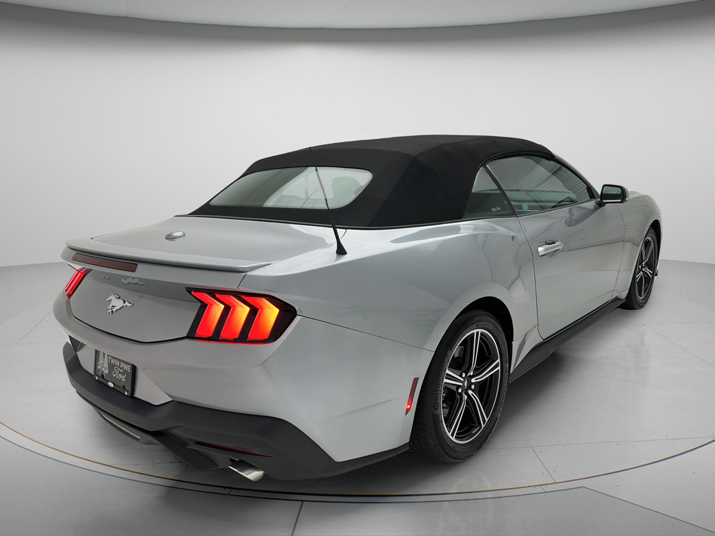 Used 2025 Ford Mustang Premium RWD image 5