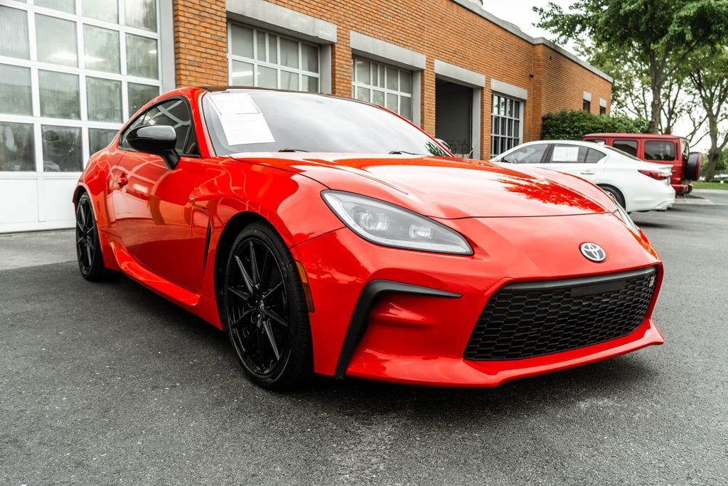 Used 2023 Toyota GR86 Premium RWD image 5