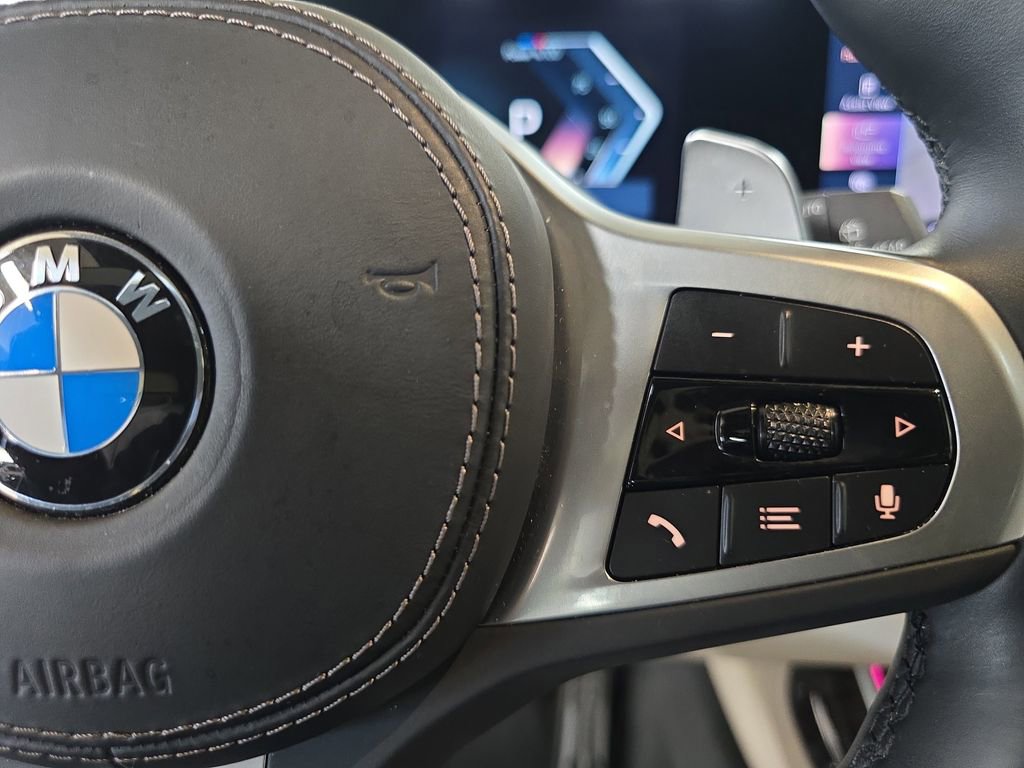 Used 2024 BMW X7 xDrive40i w/ M Sport Package AWD/4WD image 21