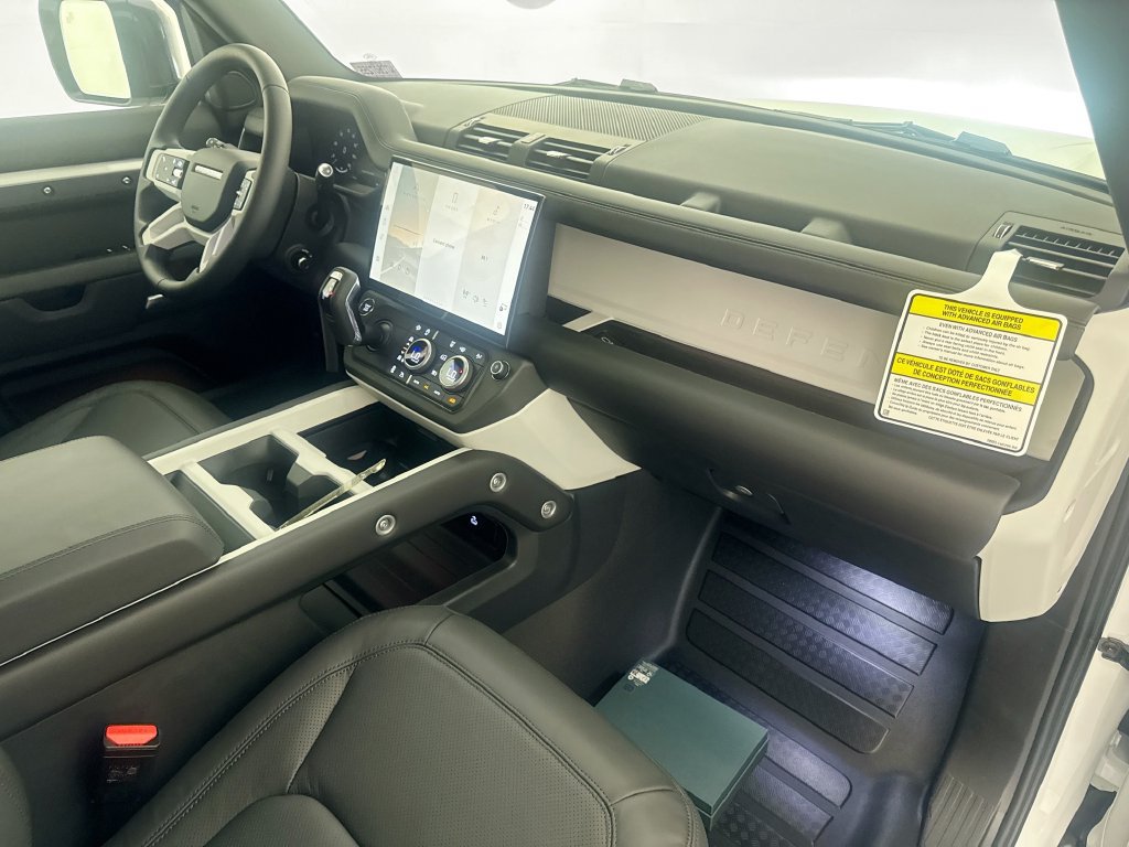 New 2026 Land Rover Defender 130 X-Dynamic SE AWD/4WD image 29