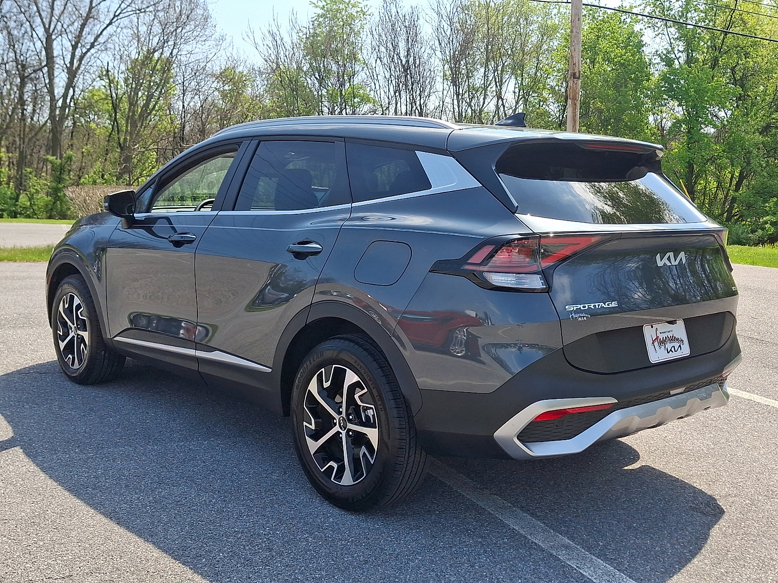 Certified 2025 Kia Sportage EX AWD/4WD image 4