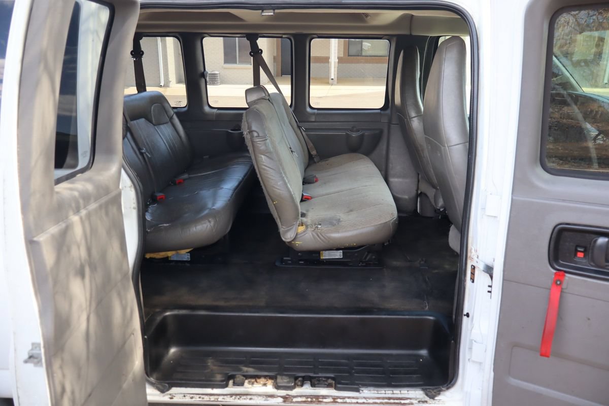 Used 2017 Chevrolet Express 3500 LT w/ LT Preferred Equipment Group RWD image 20