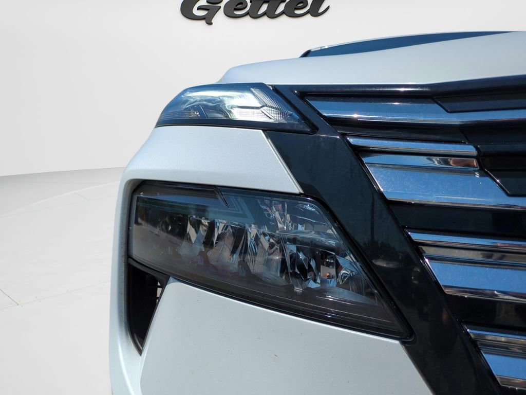 Certified 2025 Nissan Rogue SV w/ SV Premium Package image 9