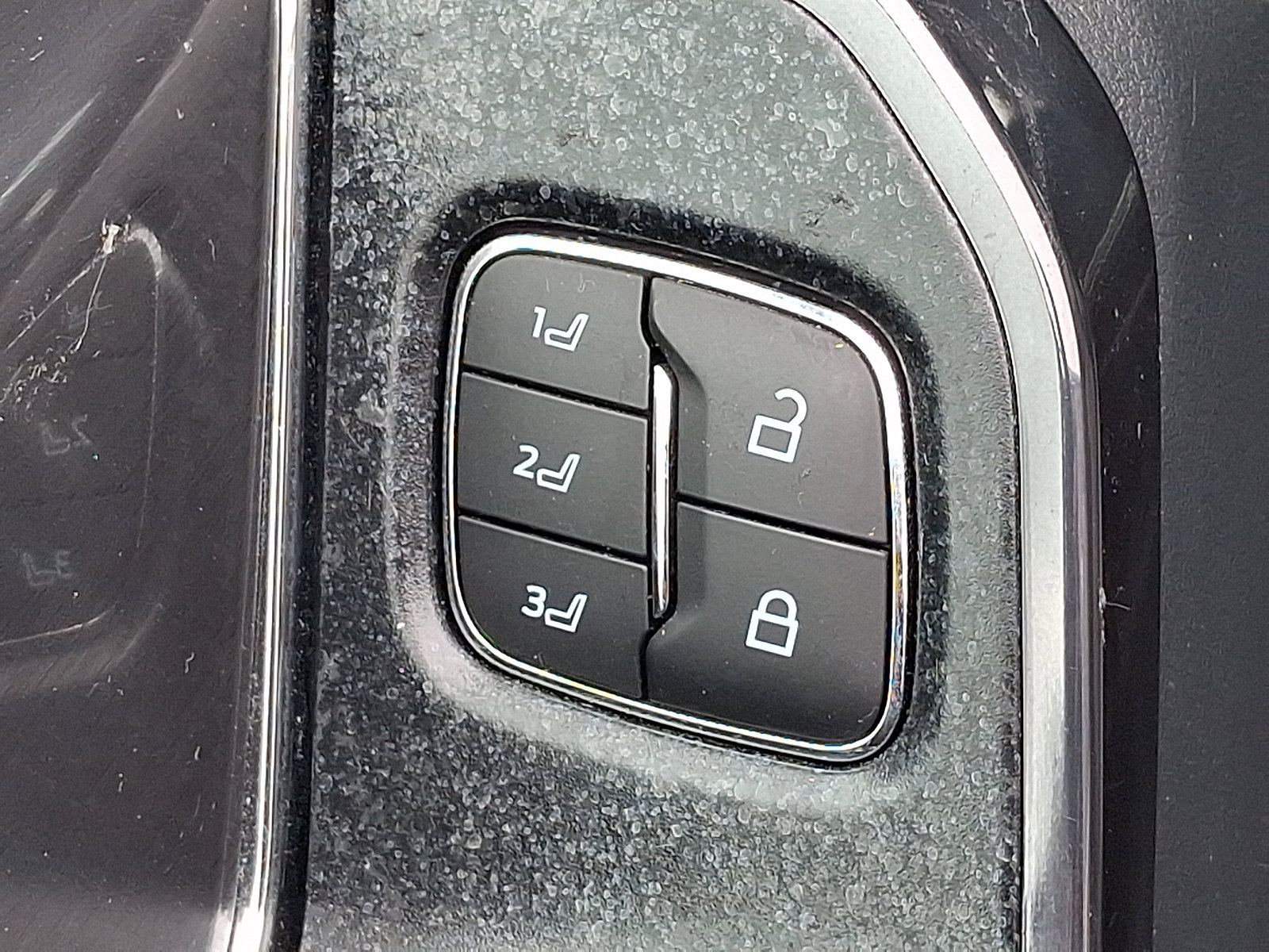 Used 2025 Ford F150 Lightning Platinum image 26