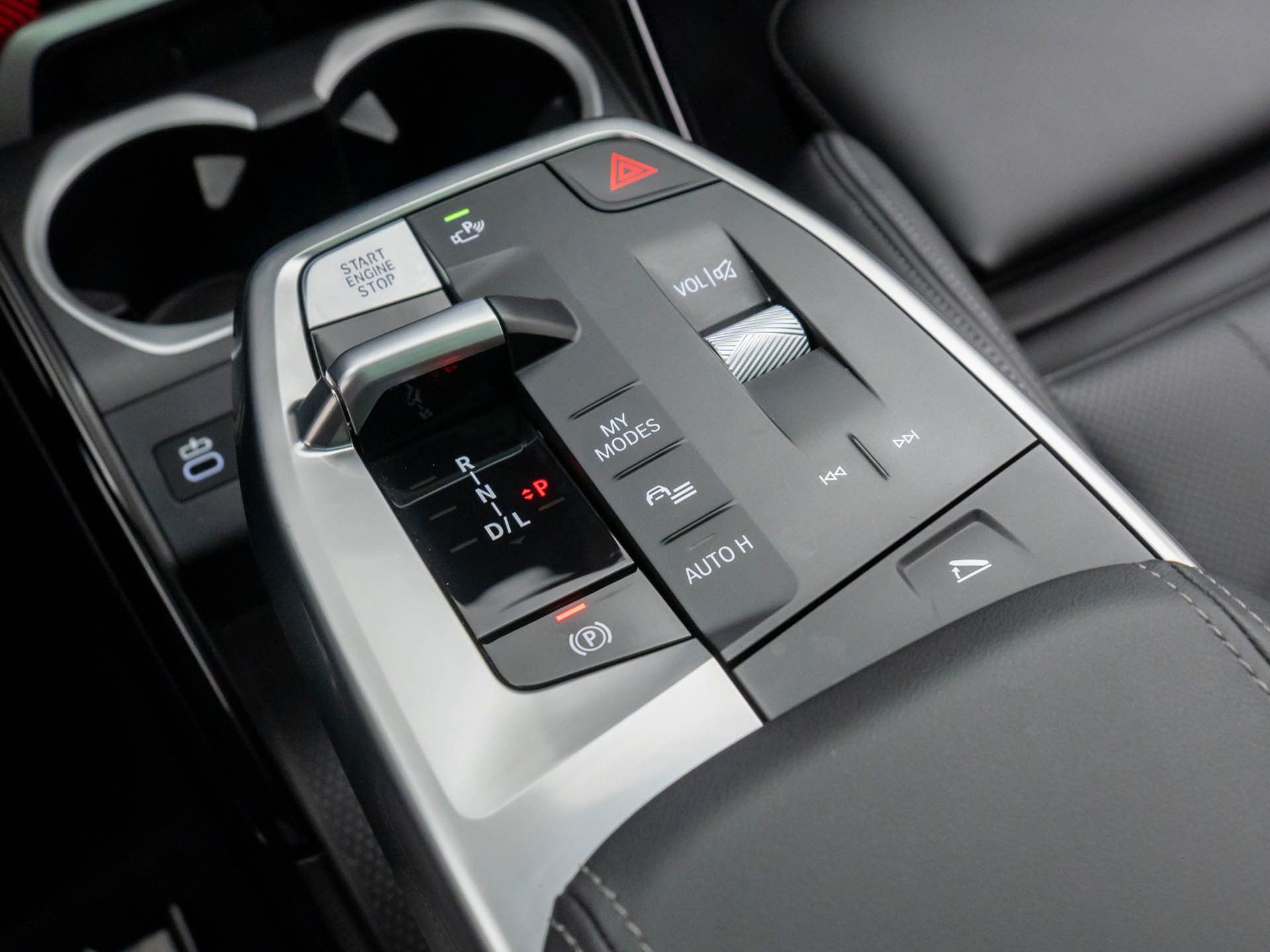 Certified 2025 BMW X2 xDrive28i w/ Premium Package image 31