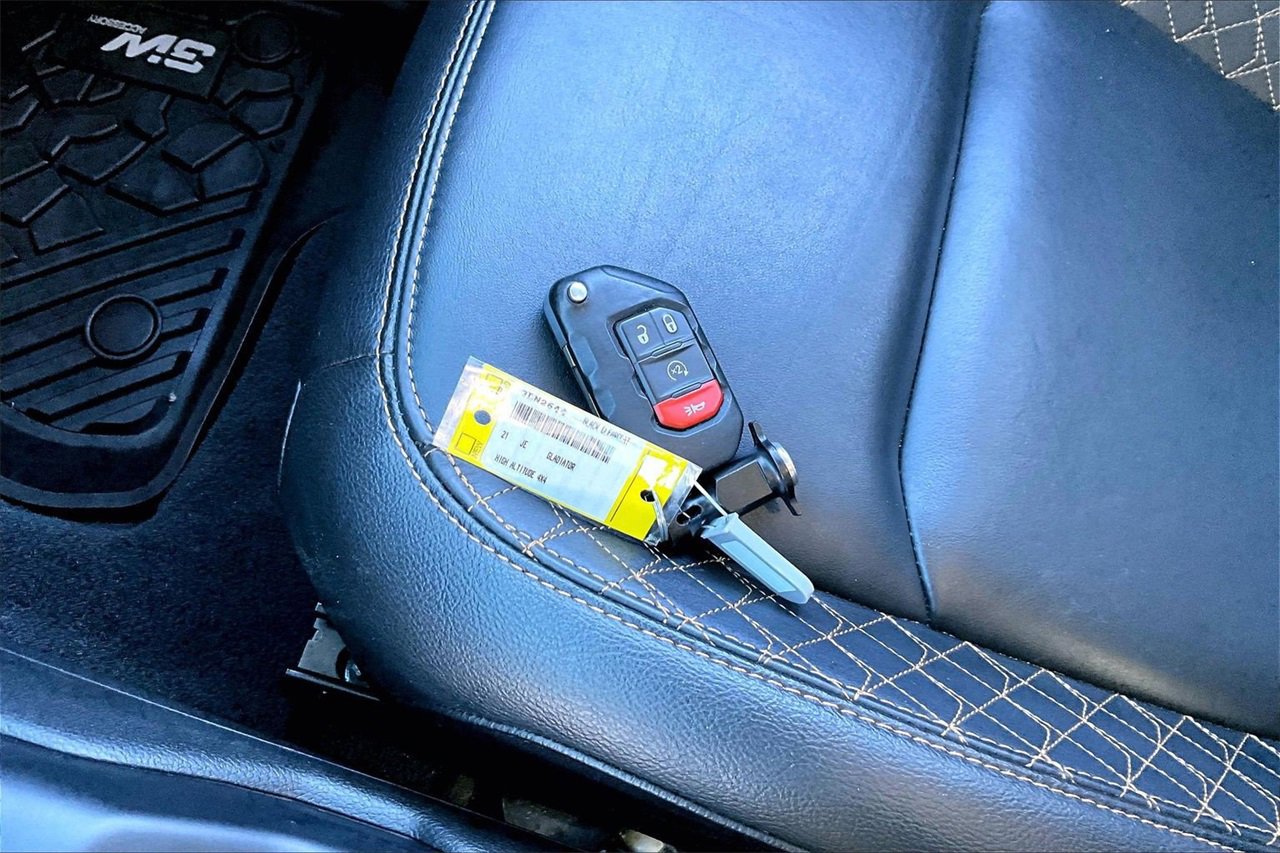 Certified 2021 Jeep Gladiator Overland image 31