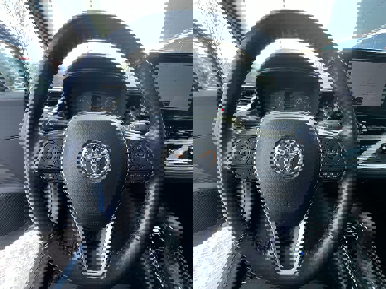 Used 2023 Toyota Corolla SE w/ SE Premium Package image 14