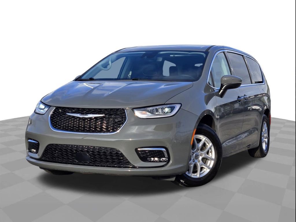 Used 2023 Chrysler Pacifica Touring-L FWD image 1