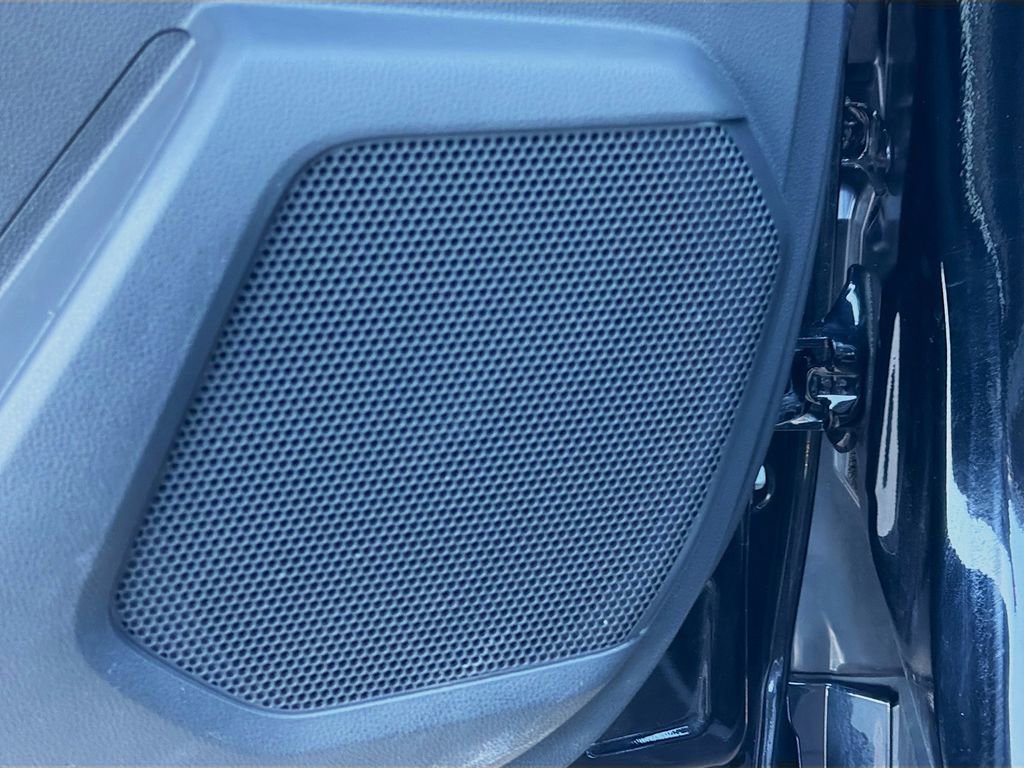 Used 2023 Toyota Highlander Limited image 28