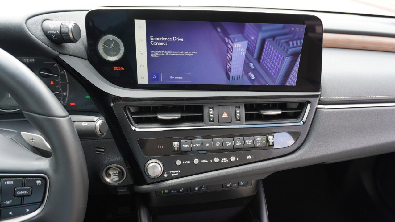 Certified 2023 Lexus ES 350 w/ Premium Package image 16