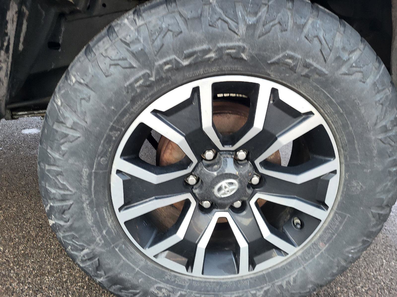 Used 2020 Toyota Tacoma TRD Sport image 16