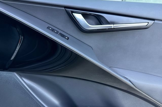 Certified 2025 Kia Niro EX Touring FWD image 23
