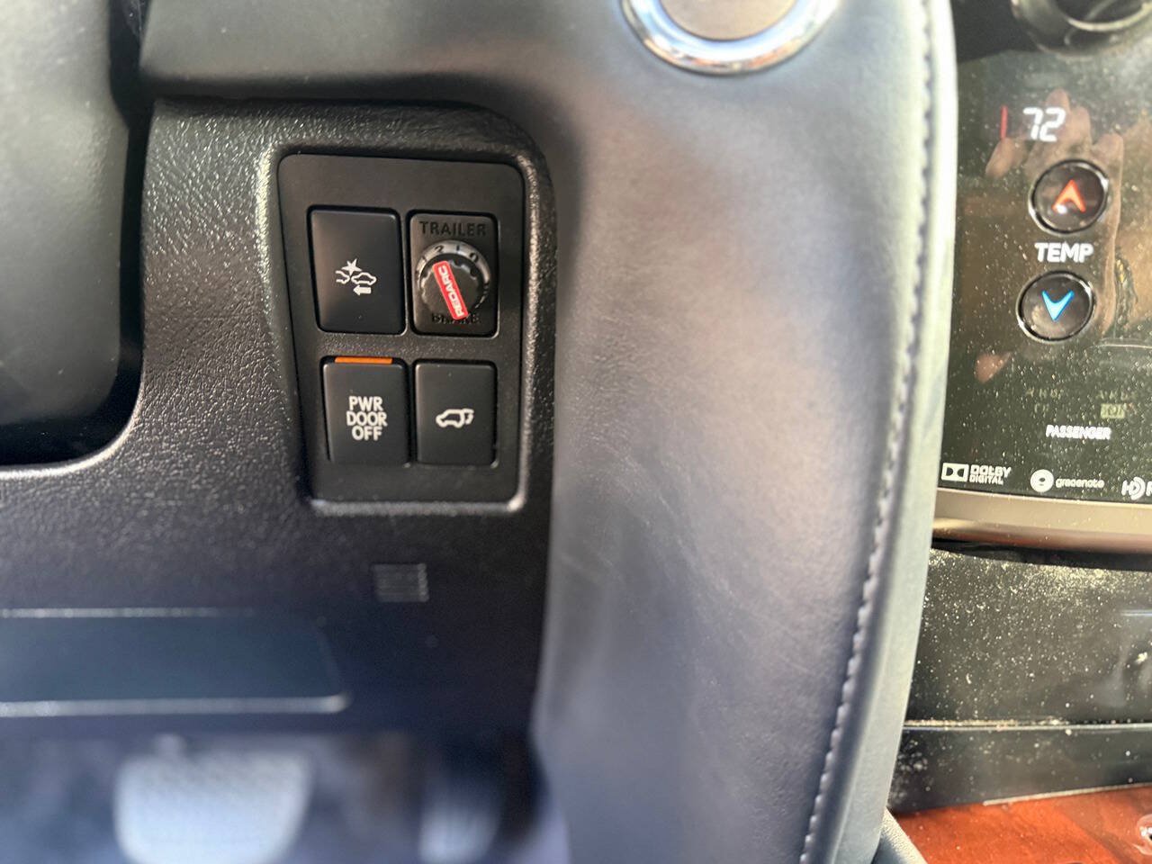 Used 2017 Lexus LX 570 4WD w/ Luxury Package image 61