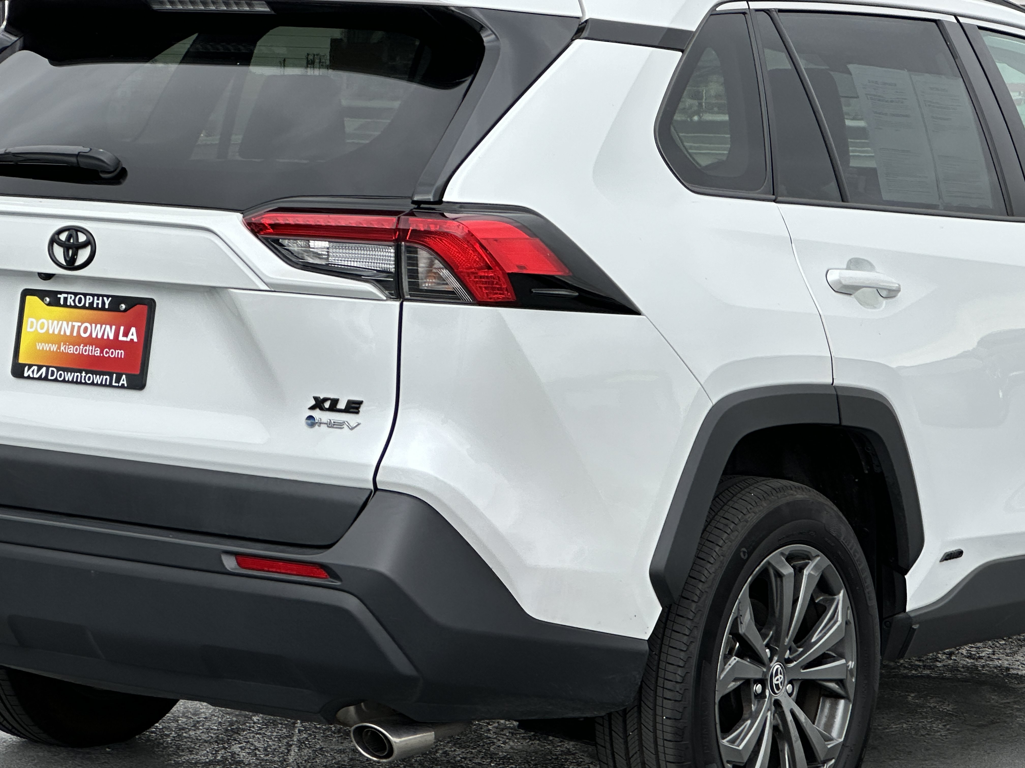 Used 2025 Toyota RAV4 XLE Premium AWD/4WD image 8