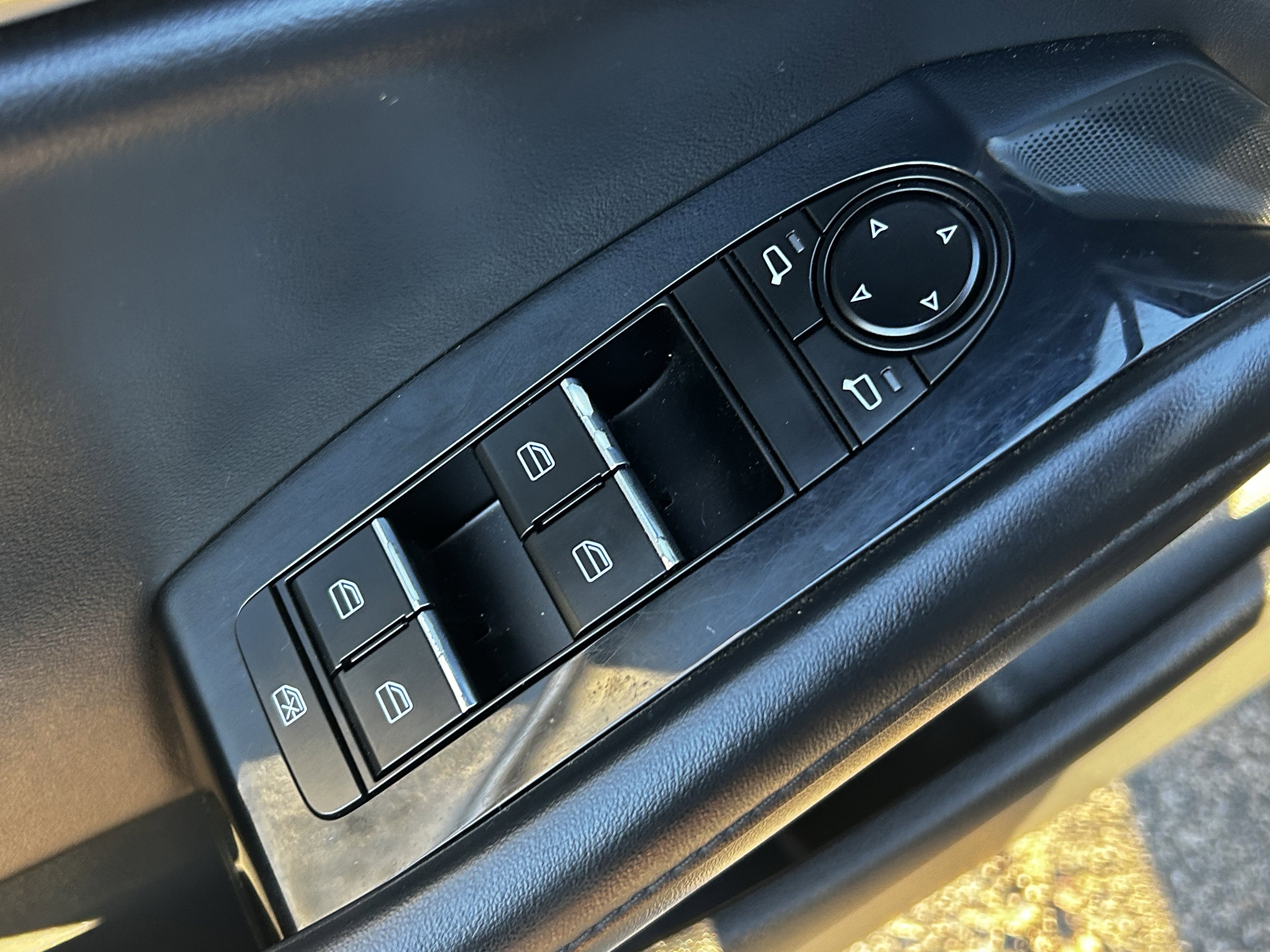 Used 2023 MAZDA MAZDA3 s image 21