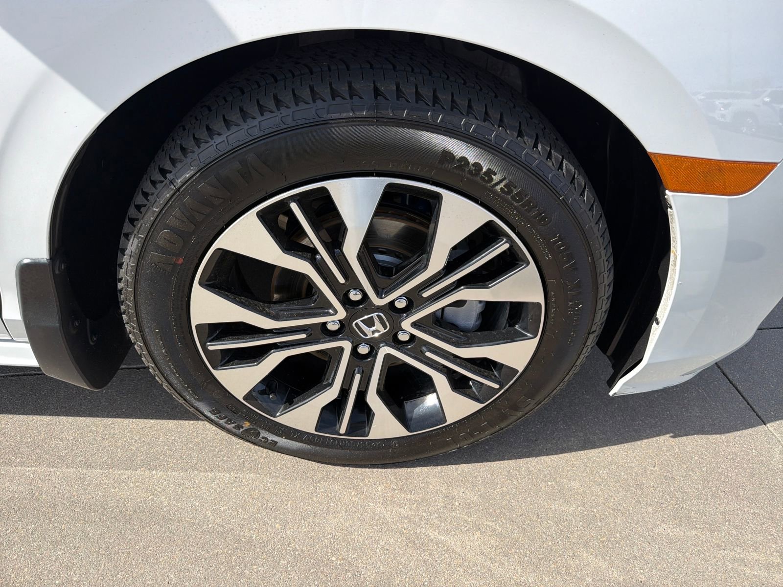 Used 2025 Honda Odyssey Elite image 11