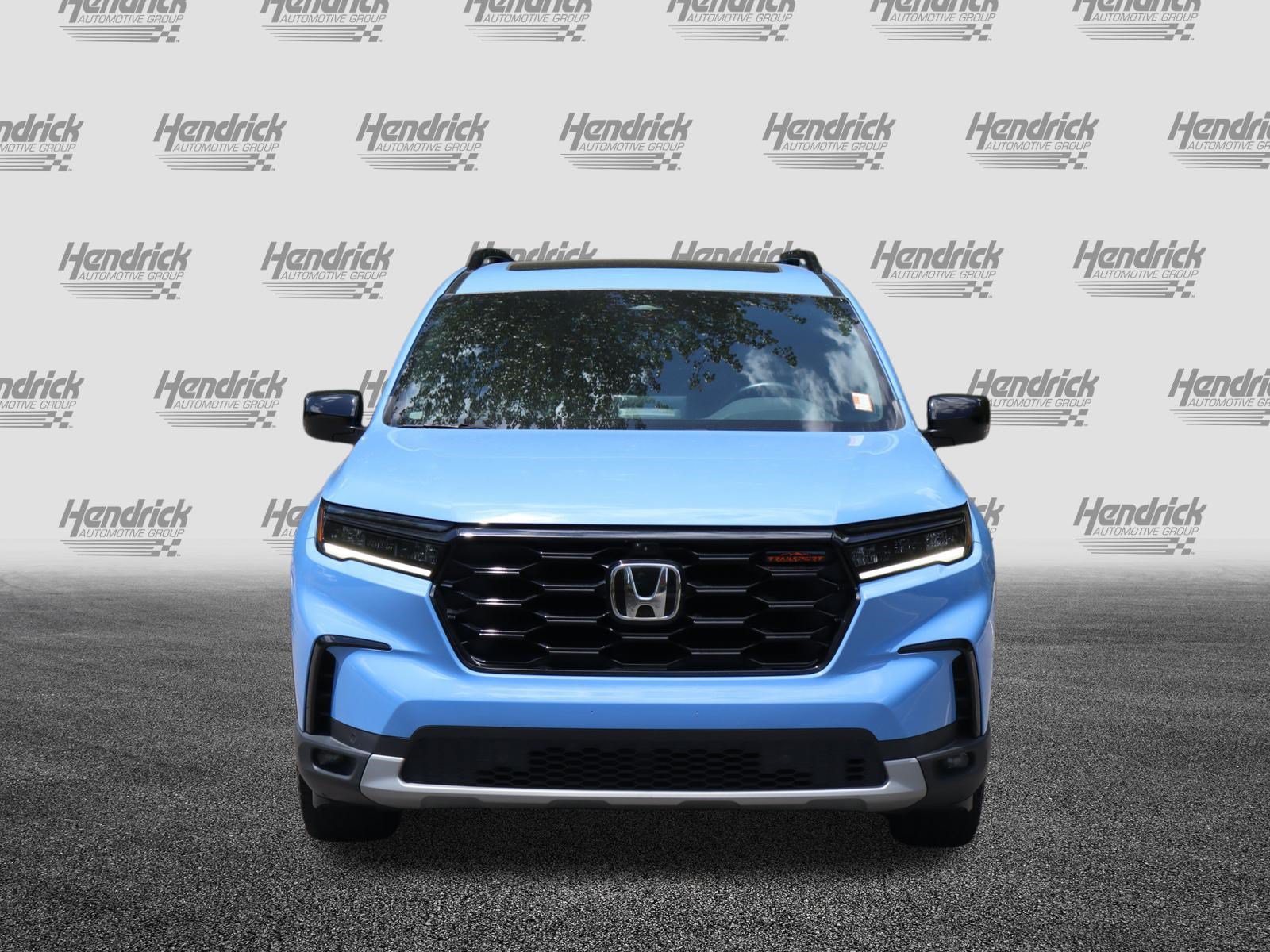 Used 2024 Honda Pilot TrailSport image 3