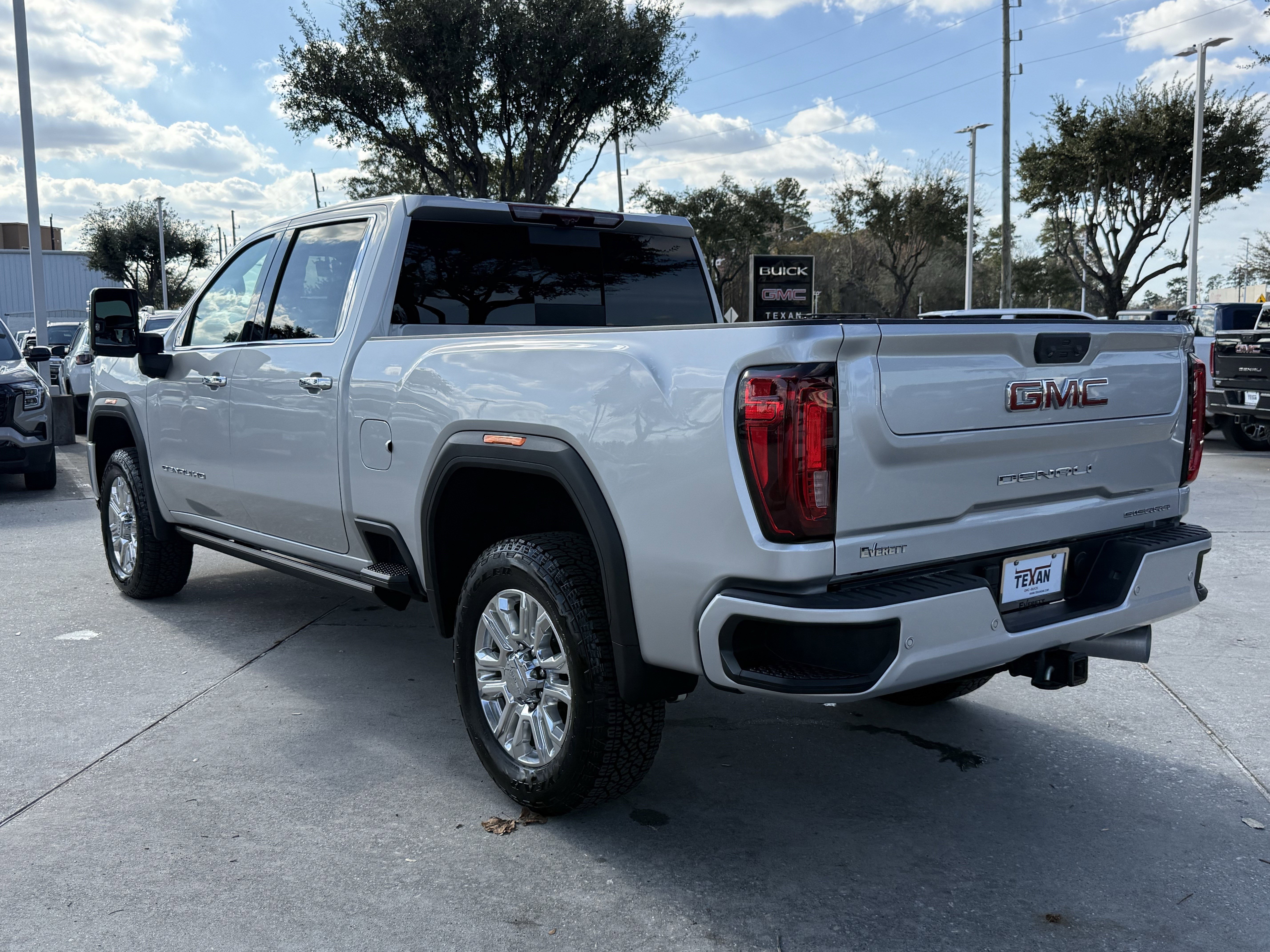 Used 2023 GMC Sierra 2500 Denali w/ Denali Ultimate Package image 7