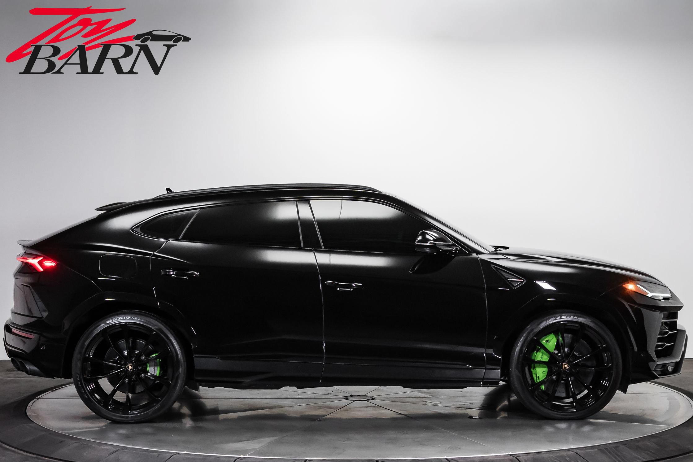 Used 2022 Lamborghini Urus AWD/4WD image 6