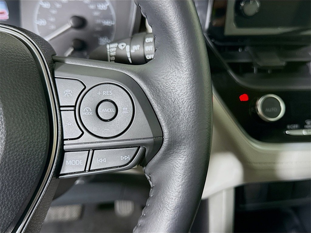 Certified 2024 Toyota Corolla Cross LE image 21