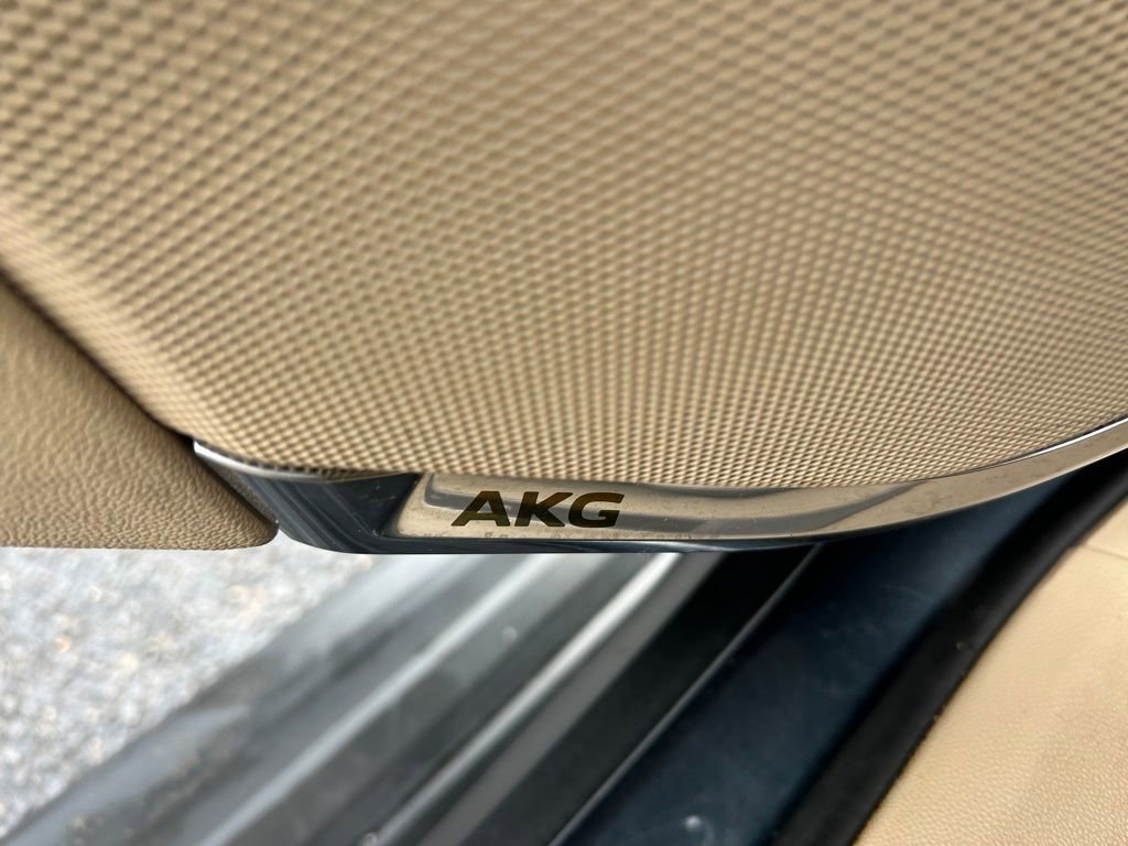 Used 2021 Cadillac Escalade ESV Premium Luxury w/ Driver Assist Tech Package image 35