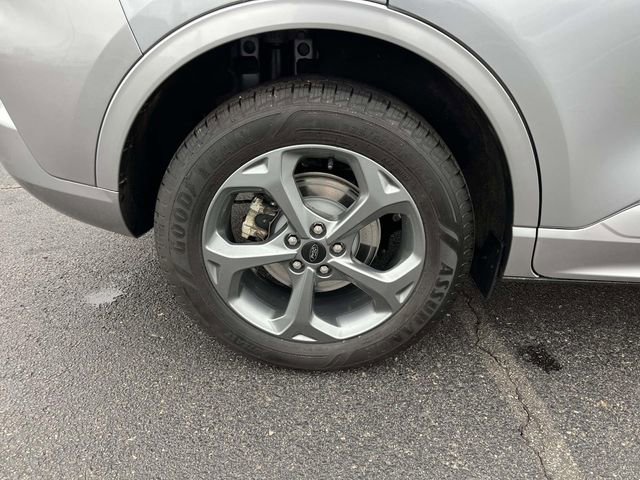 Used 2023 Ford Escape ST-Line image 10