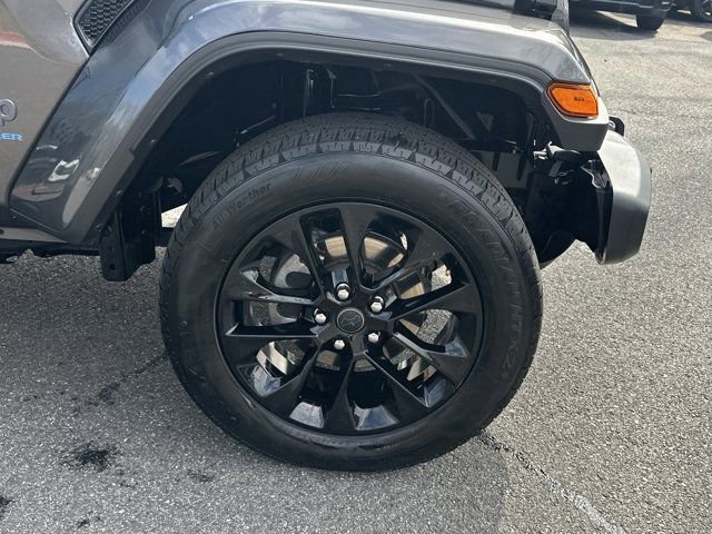 Certified 2025 Jeep Wrangler Unlimited Sahara w/ Safety Group image 14