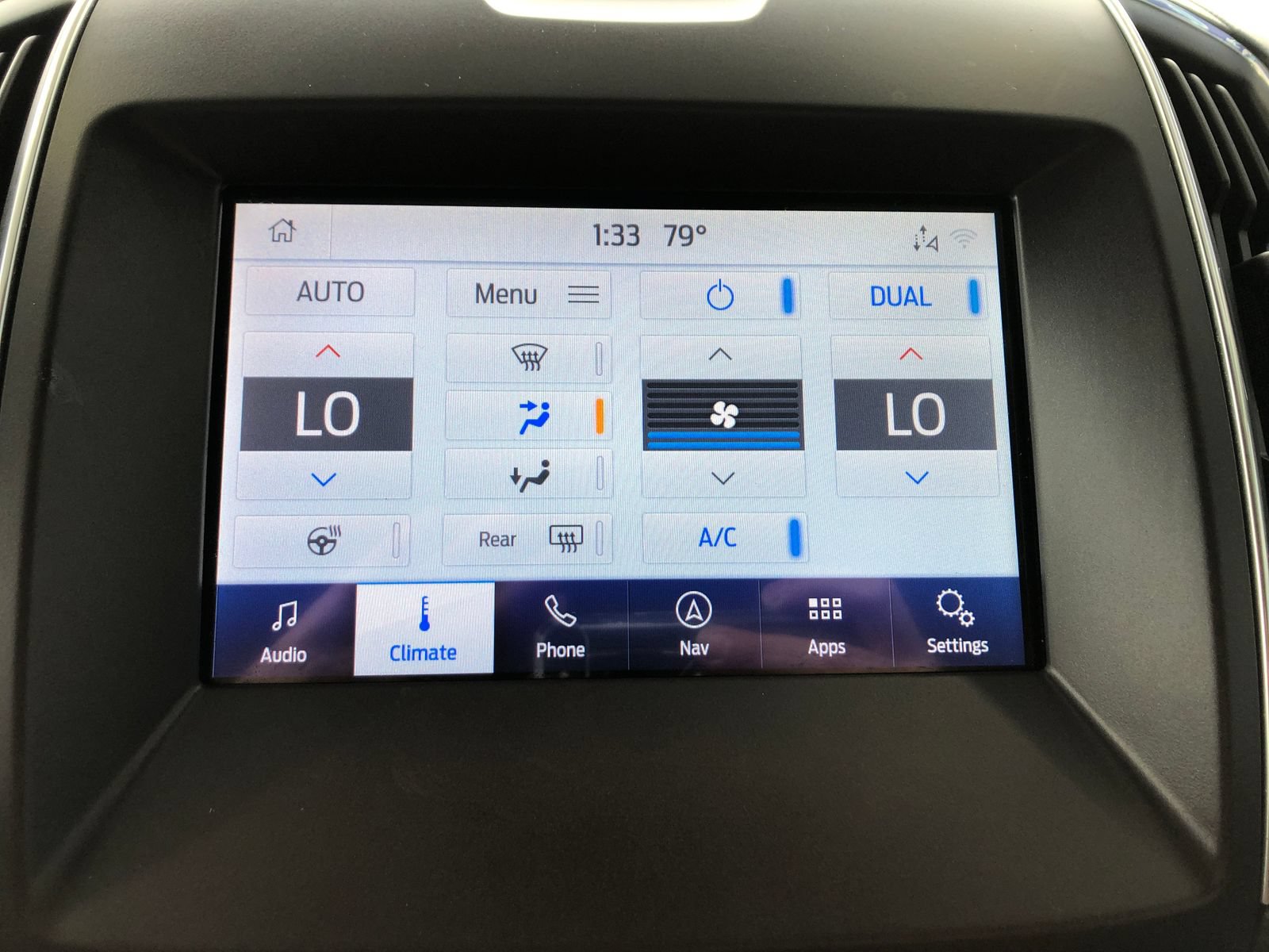 Used 2020 Ford Edge Titanium w/ Class II Trailer Tow Package AWD/4WD image 30