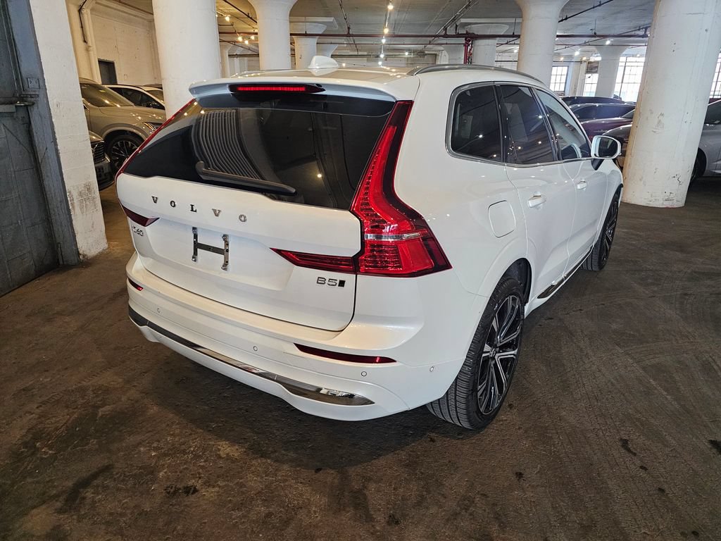 Certified 2023 Volvo XC60 B5 Ultimate w/ Climate Package AWD/4WD image 4