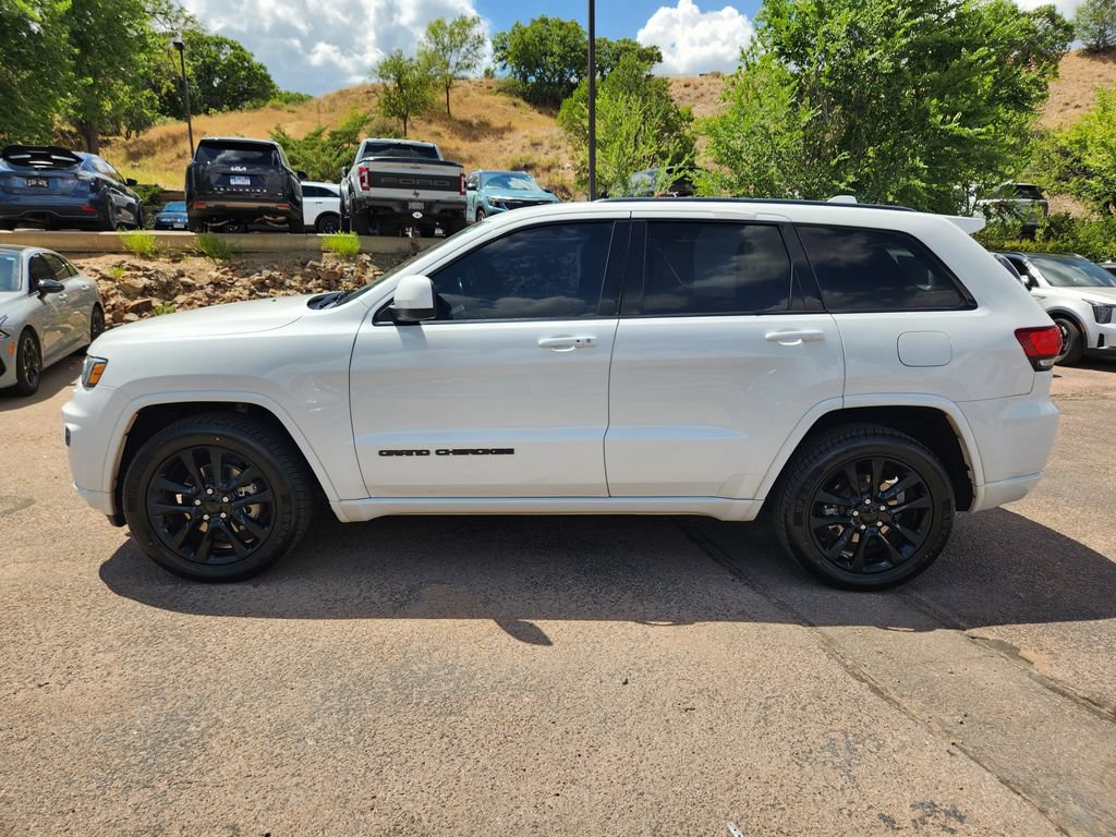Used 2020 Jeep Grand Cherokee Altitude AWD/4WD image 4