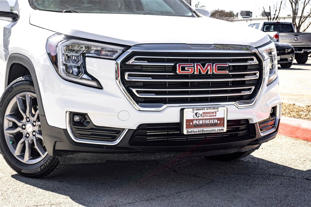 Used 2024 GMC Terrain SLT image 3