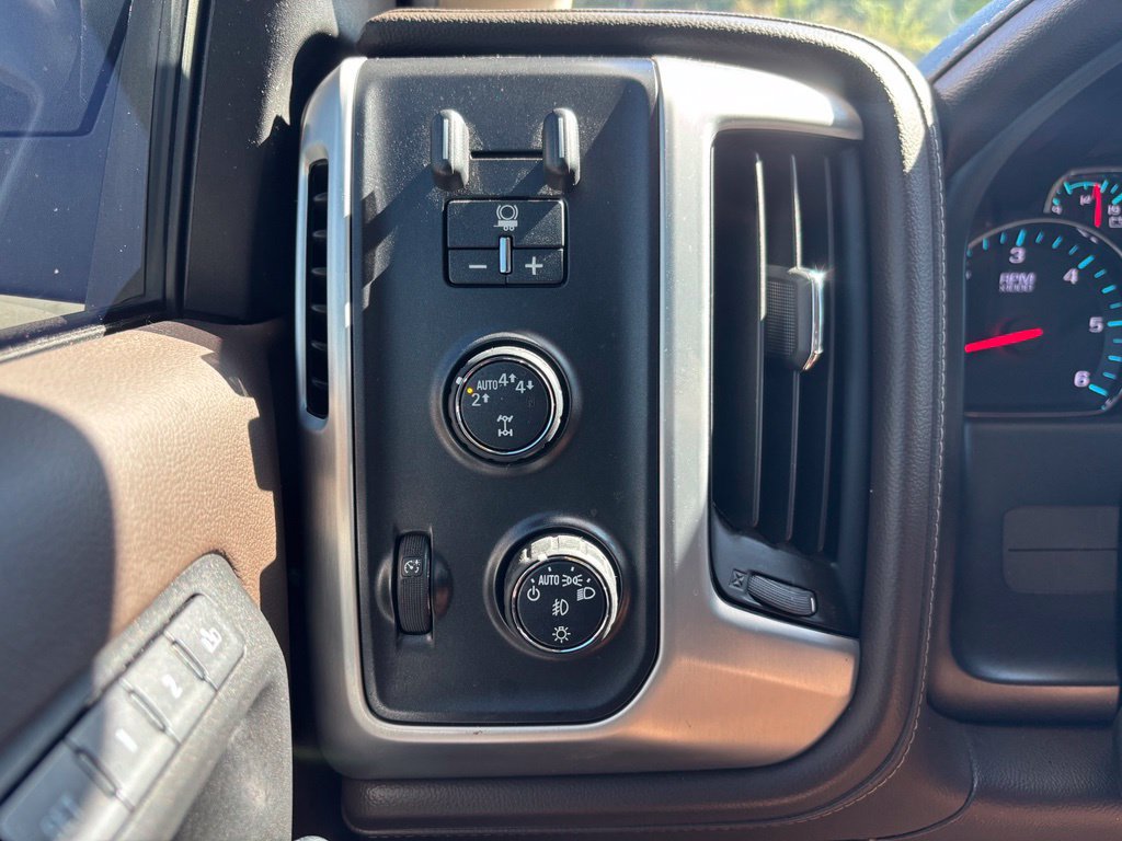 Used 2018 GMC Sierra 1500 SLT AWD/4WD image 22