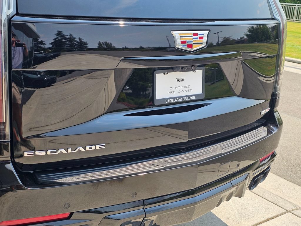 Certified 2026 Cadillac Escalade V w/ LPO, Floor Liner Package AWD/4WD image 15