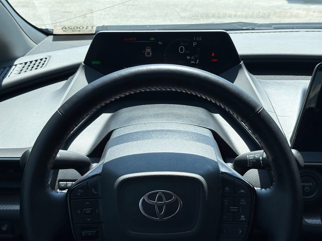 Used 2024 Toyota Prius XLE FWD image 22