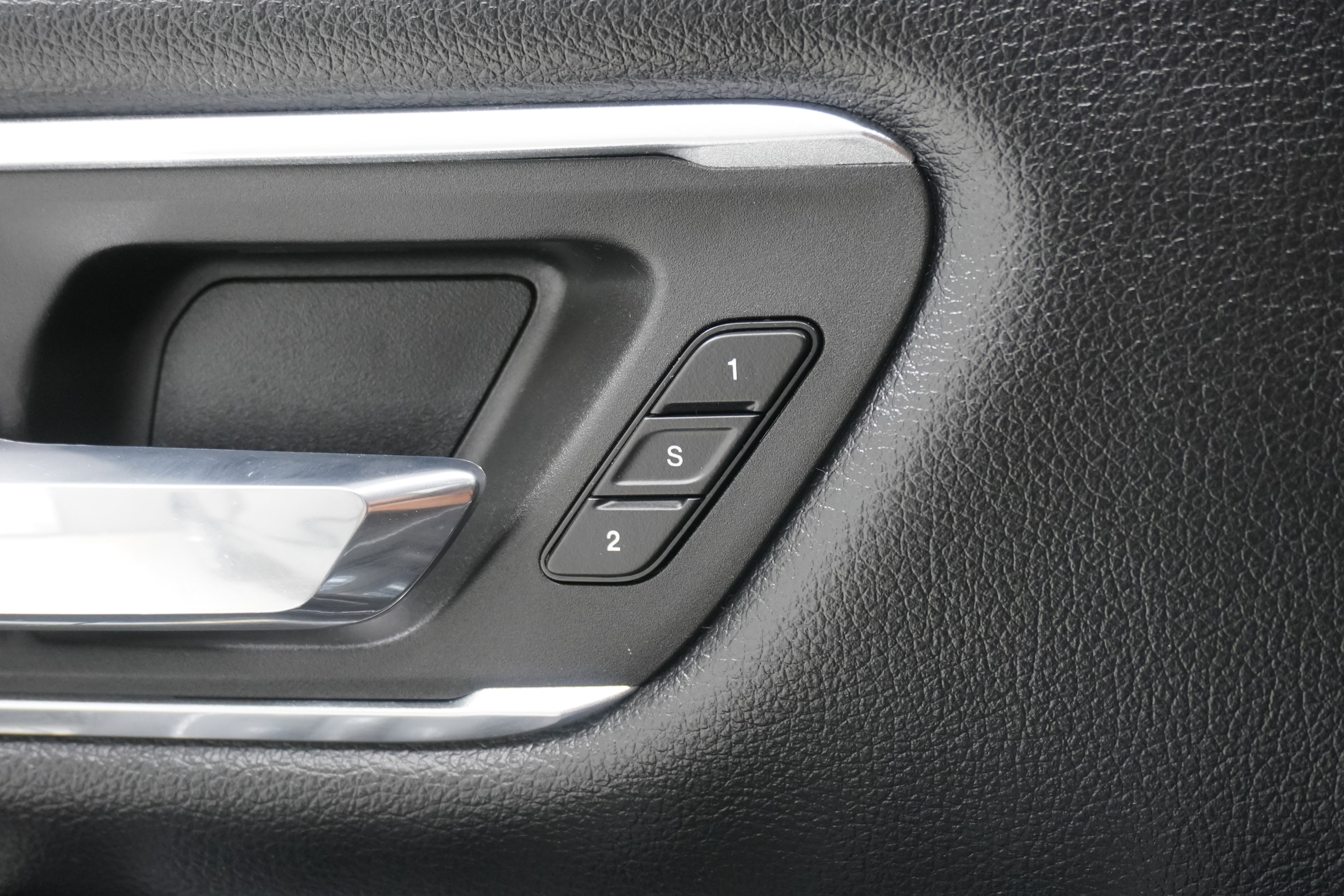 Used 2019 RAM 1500 Laramie w/ Sport Appearance Package RWD image 17