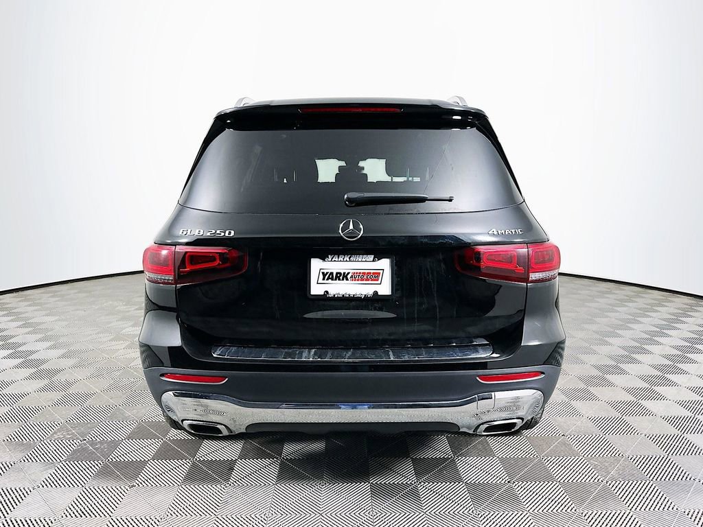 Used 2023 Mercedes-Benz GLB 250 4MATIC image 8