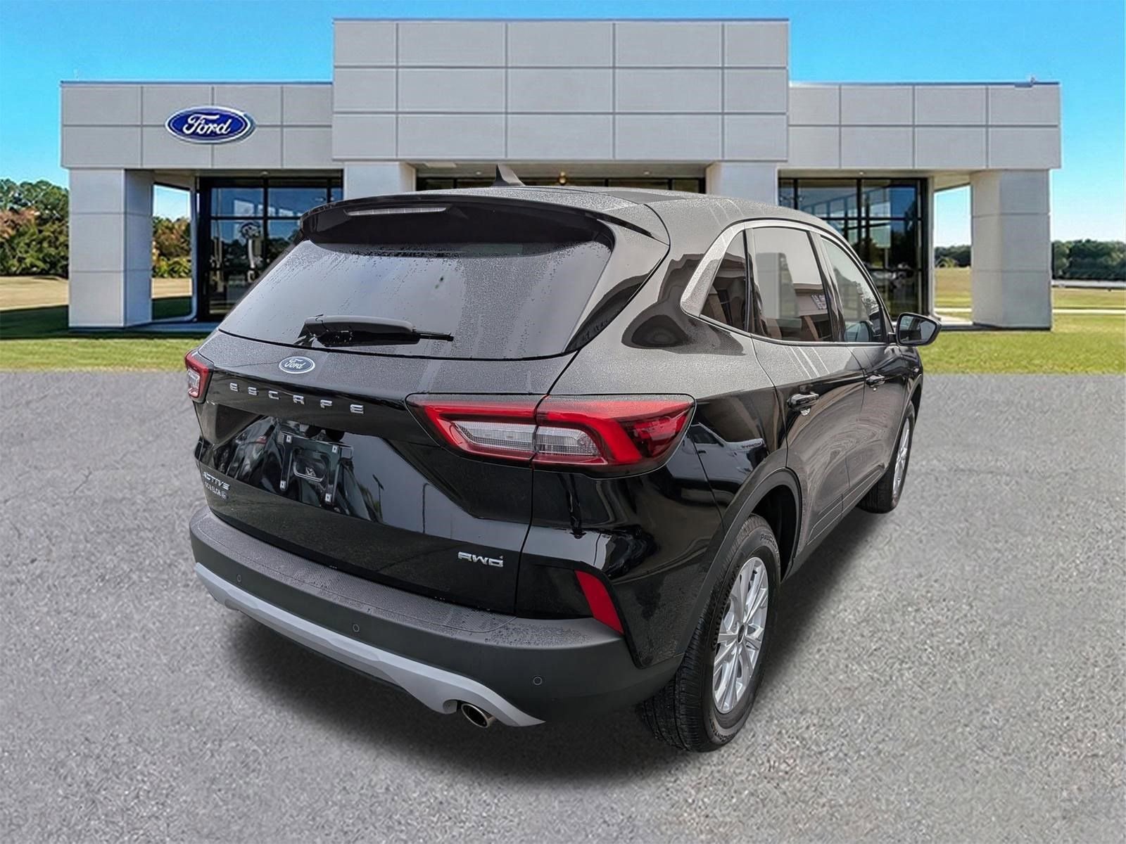 Certified 2023 Ford Escape Active w/ Tech Pack #2 image 4