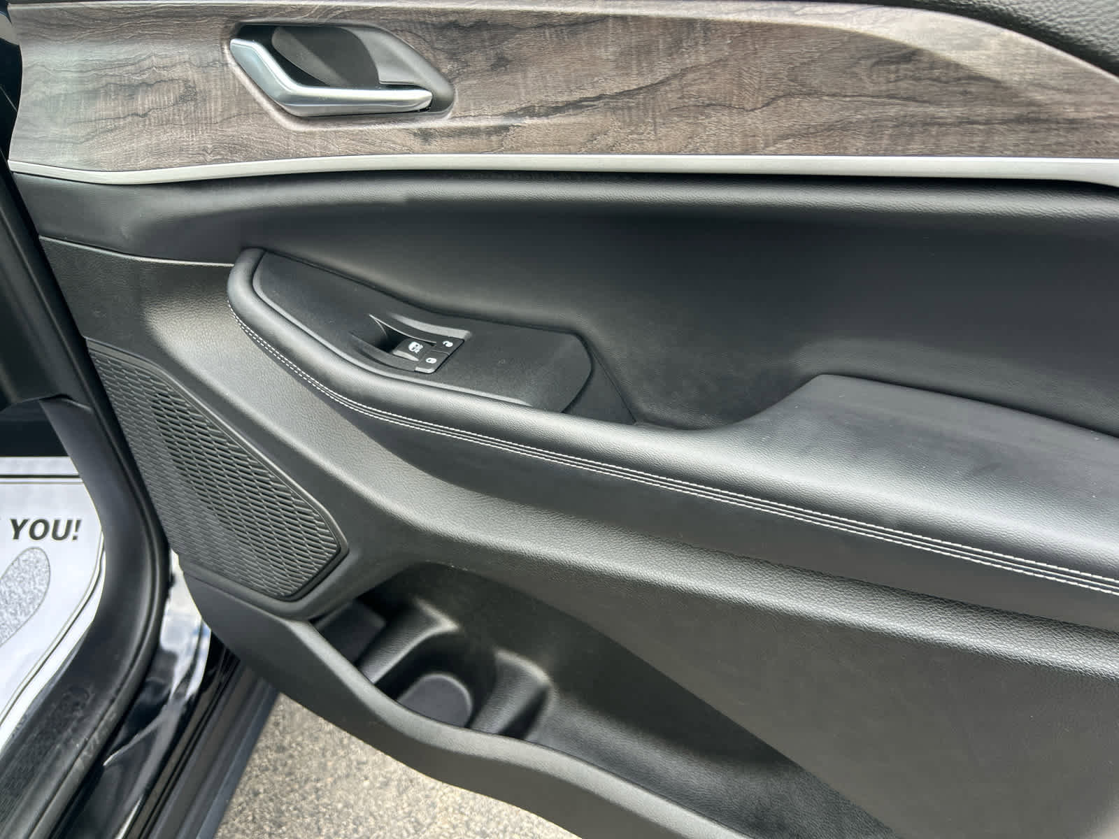 Used 2023 Jeep Grand Cherokee Limited w/ Luxury Tech Group II image 30