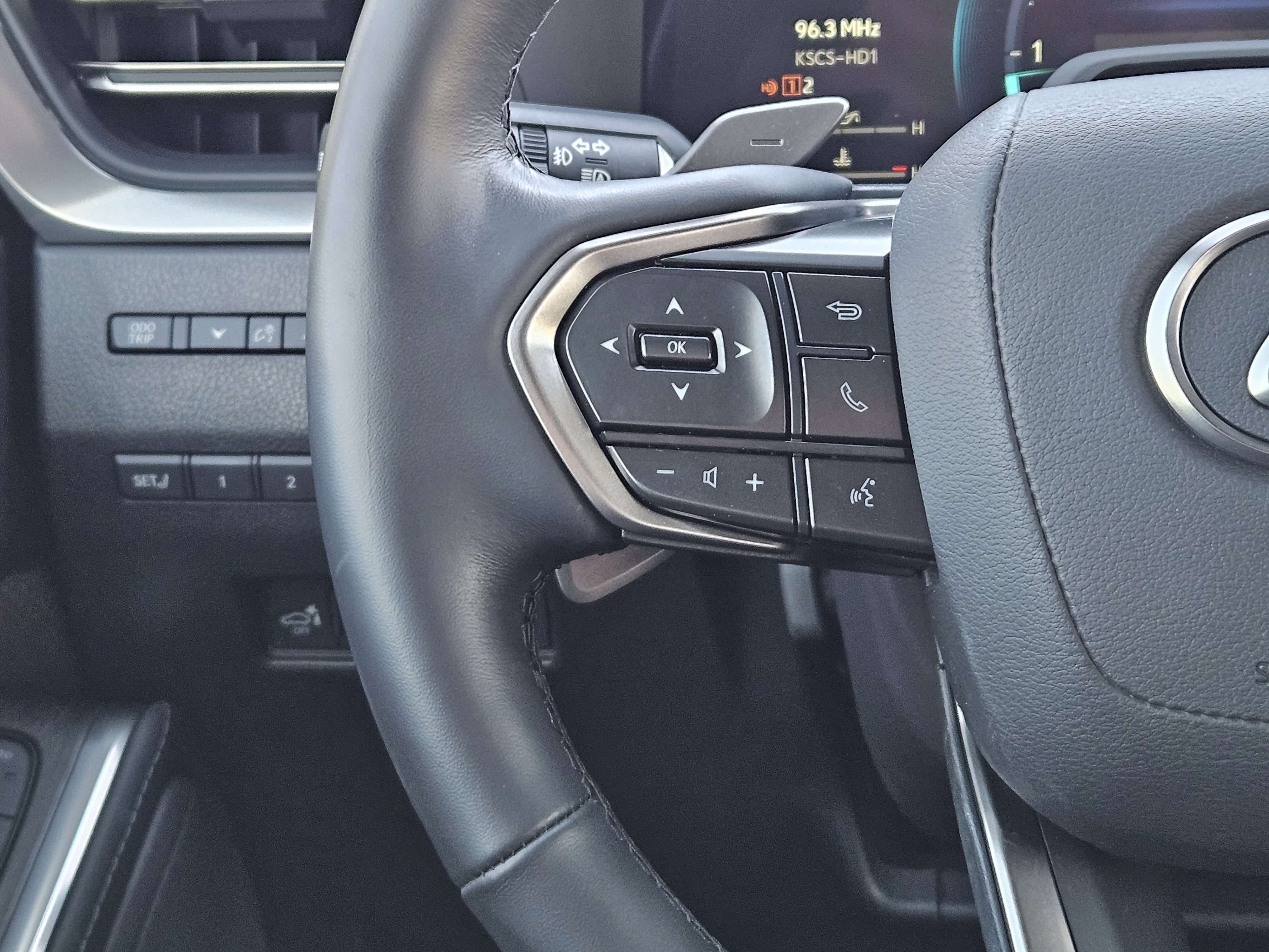 Used 2024 Lexus GX 550 image 29