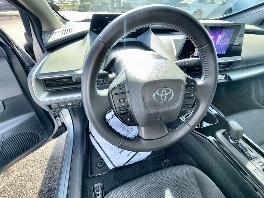 Used 2023 Toyota Prius LE FWD image 20