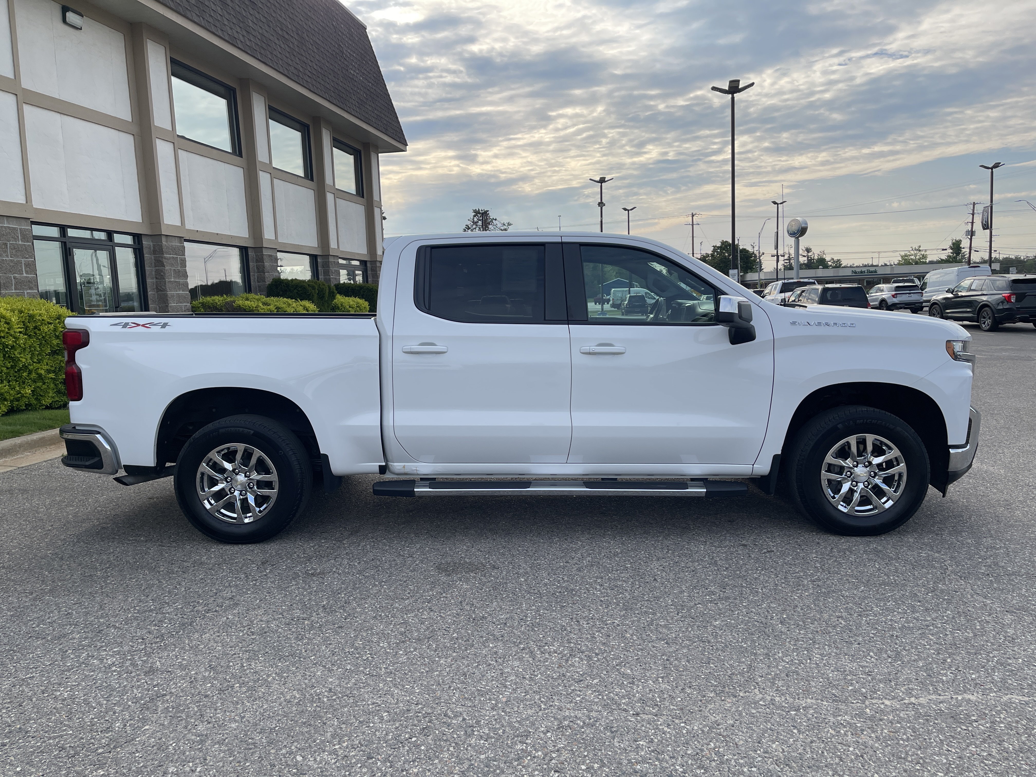 Used 2020 Chevrolet Silverado 1500 LT w/ True North Edition AWD/4WD image 2