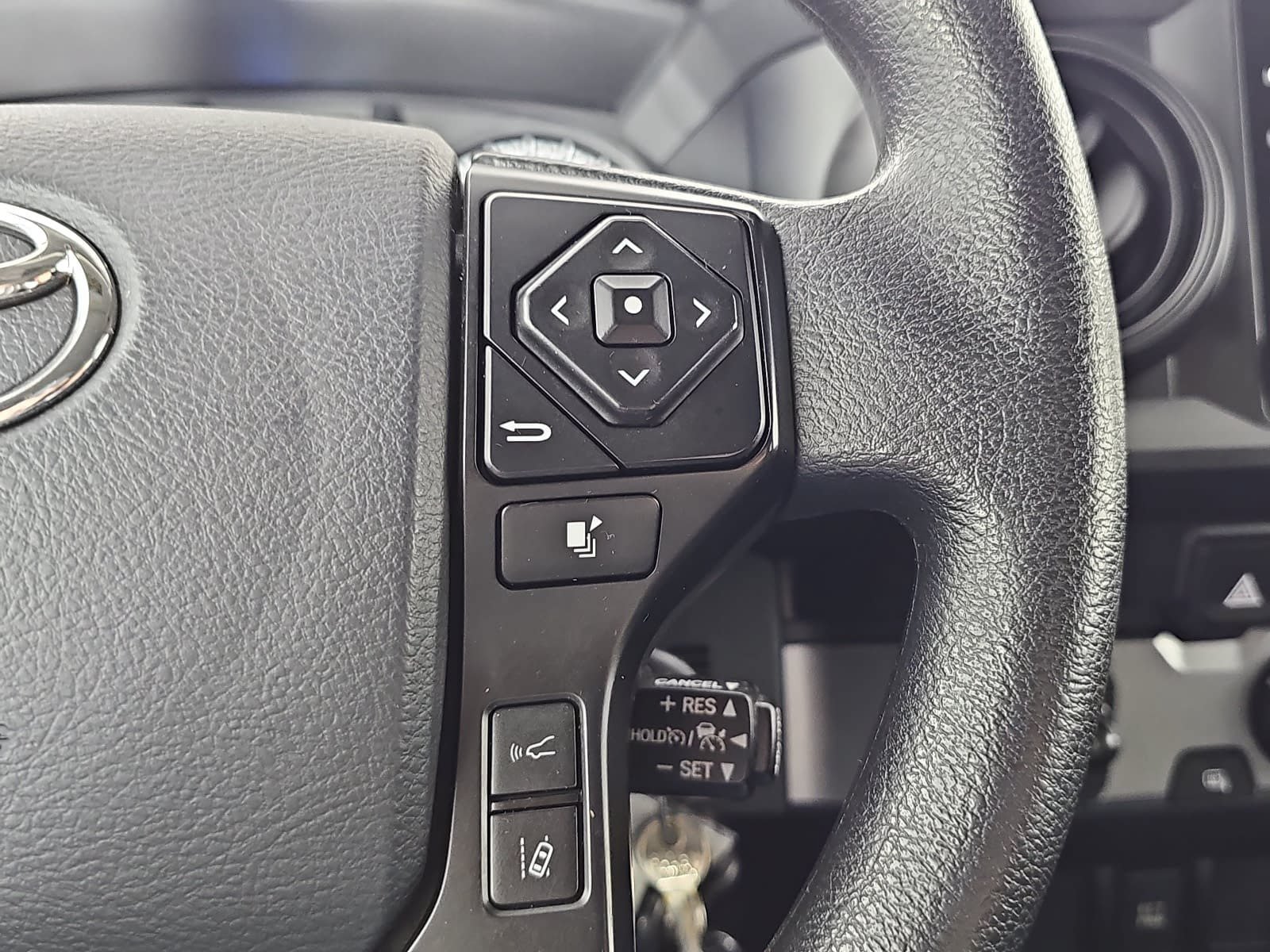 Used 2023 Toyota Tacoma SR RWD image 15