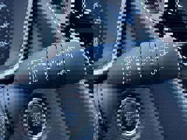 Used 2025 Toyota Corolla SE image 26