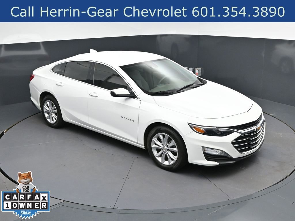 Used 2025 Chevrolet Malibu LT FWD image 1