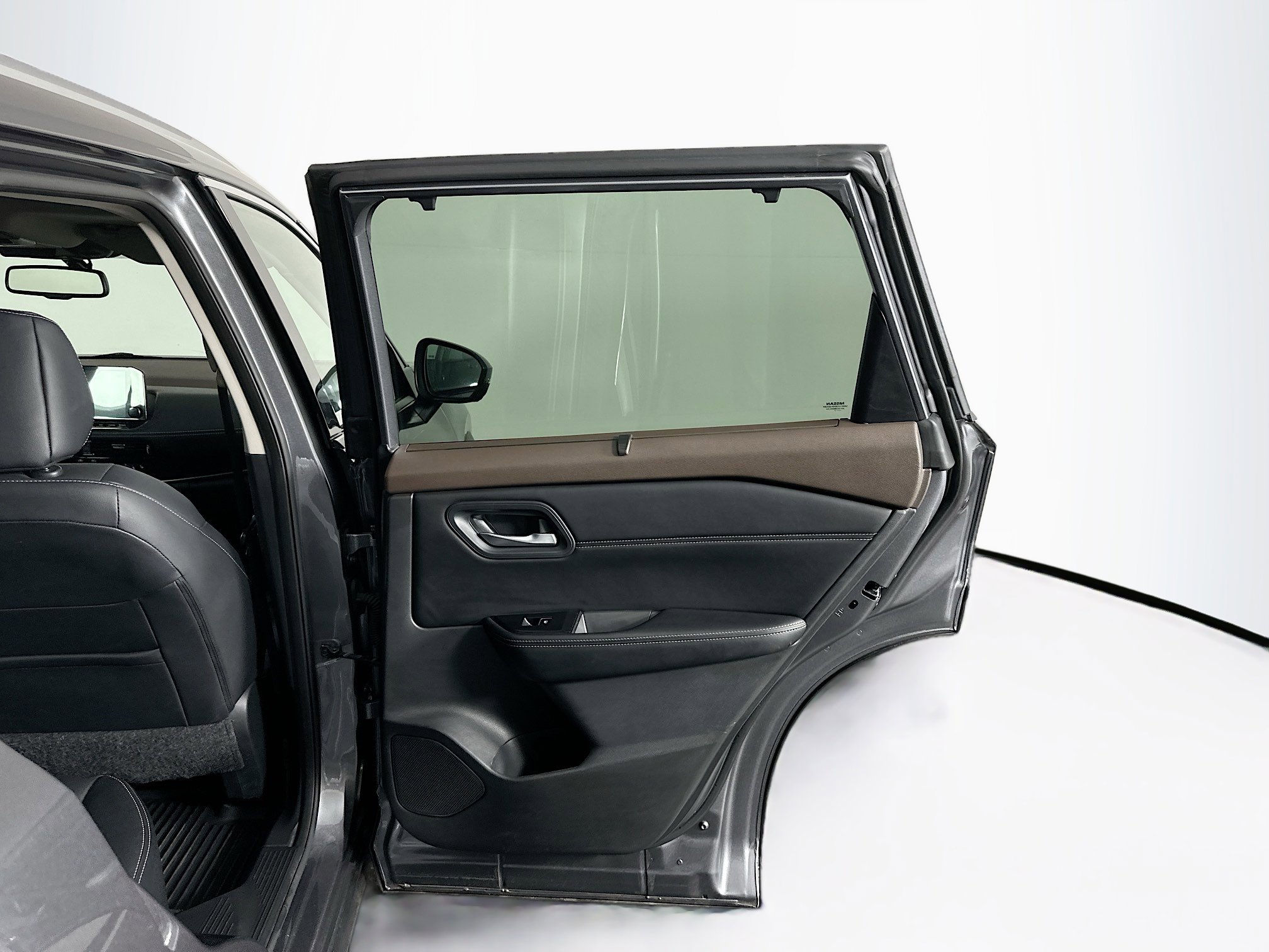 Used 2023 Nissan Rogue SL w/ SL Premium Package image 32