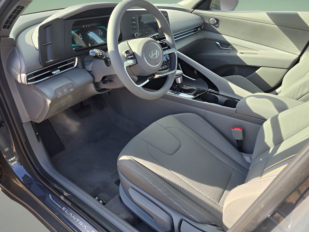 New 2025 Hyundai Elantra Blue image 25