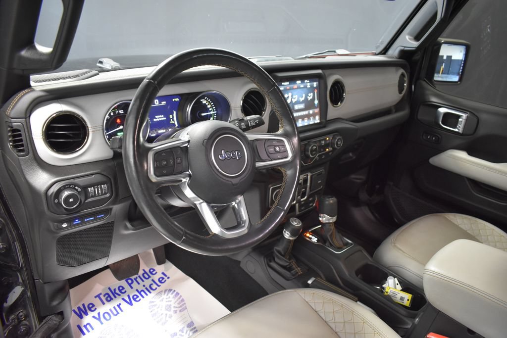 Used 2022 Jeep Wrangler Unlimited Sahara AWD/4WD image 4