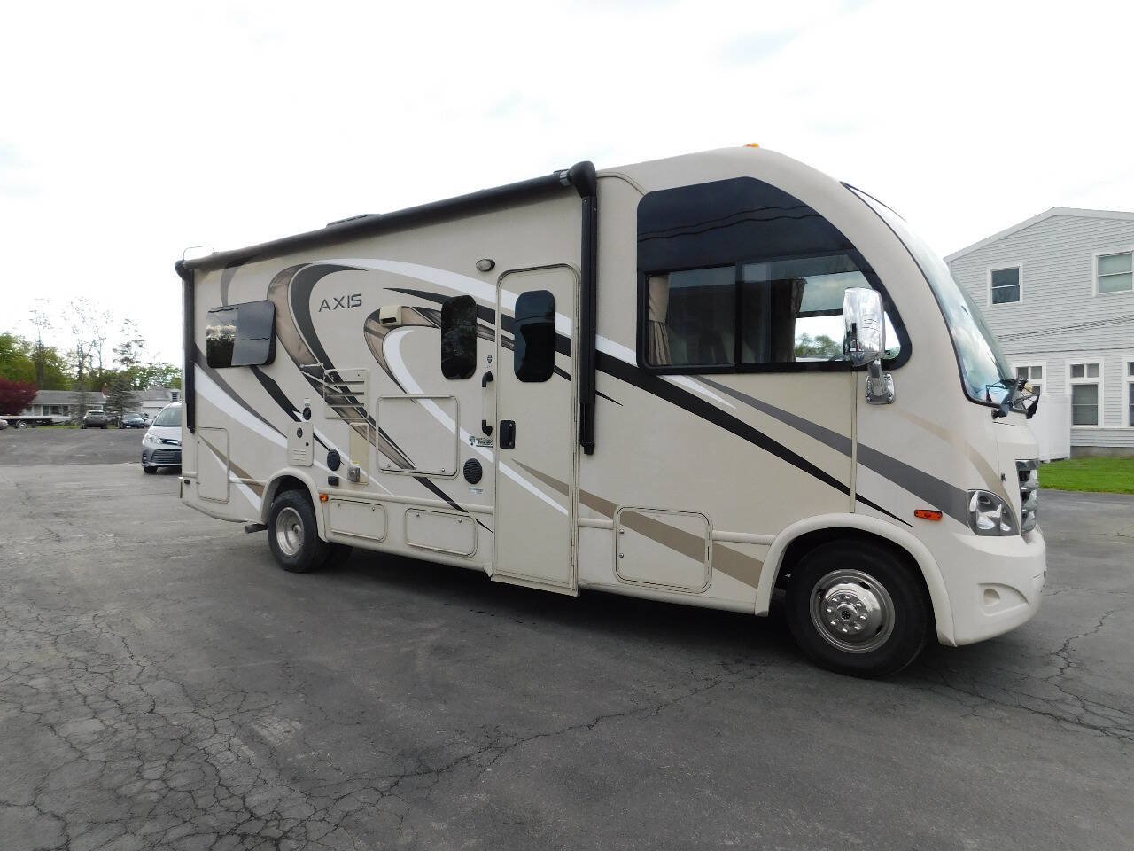 Used 2017 Ford E-450 and Econoline 450 Super Duty w/ A/C Prep Package RWD image 5