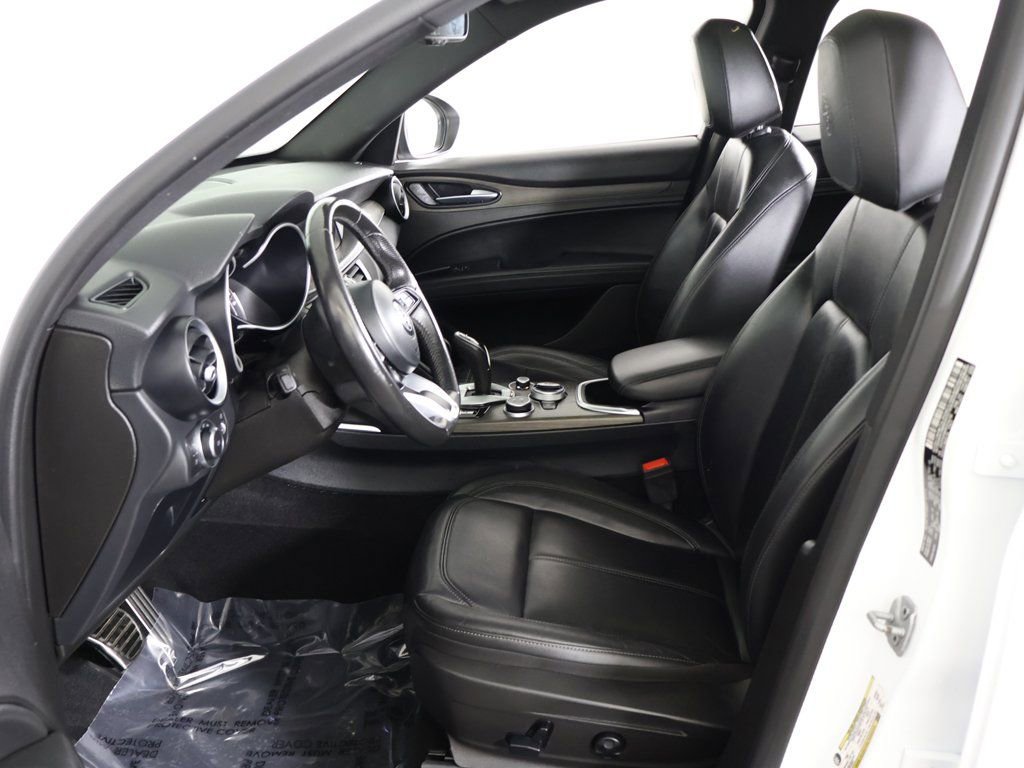 Used 2022 Alfa Romeo Stelvio Ti image 32