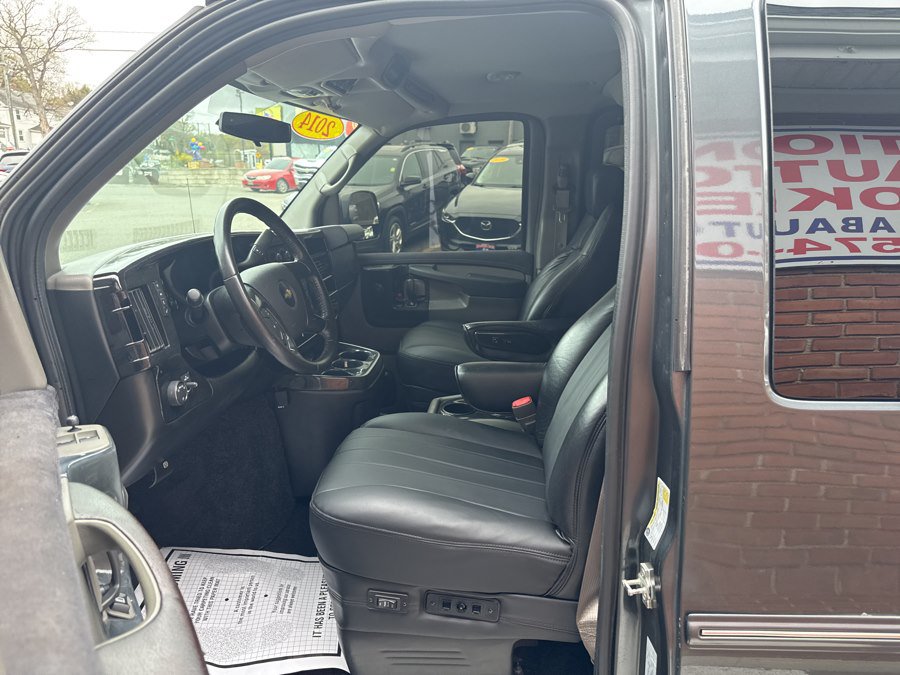 Used 2014 Chevrolet Express 2500 Extended RWD image 16